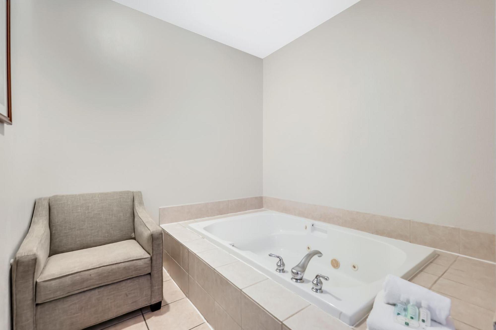 Quality Inn & Suites Of Liberty Lake エクステリア 写真