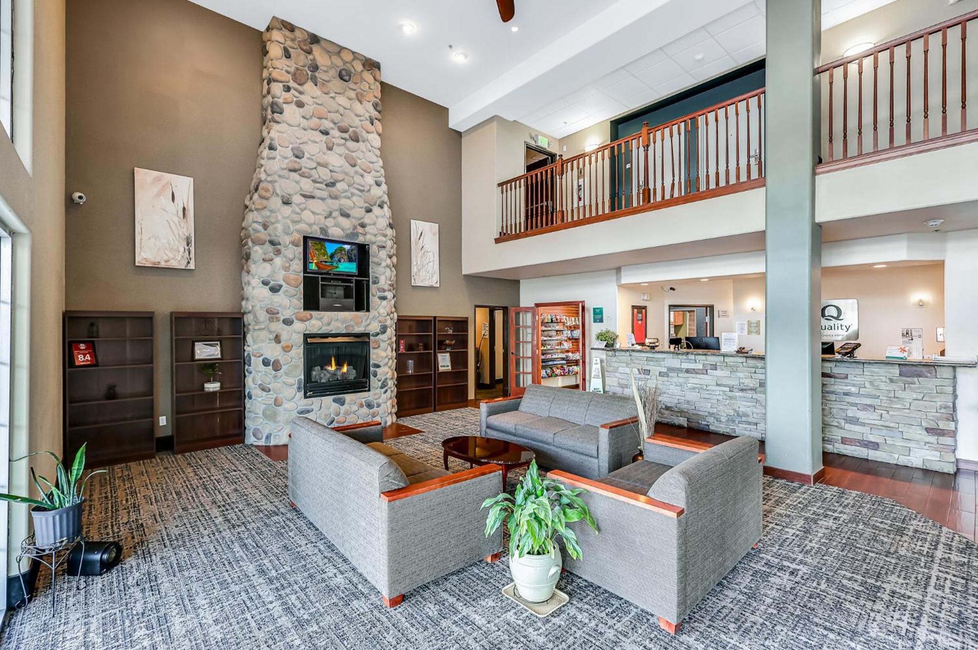 Quality Inn & Suites Of Liberty Lake エクステリア 写真